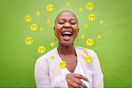 Soziale Medien, Lachen und Emoji-Ikone einer Frau oder Influencer für lustige Meme-App. Gesicht der afrikanischen Person für Online-Chat, Content Creator oder Kommunikation Benachrichtigungsüberlagerung auf grünem Hintergrund.