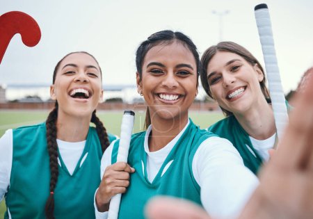Photo for Sports women, team selfie or field for memory, competition or smile in portrait for fitness. Girl group, photography and post on social media for friends, profile picture or diversity for hockey game. - Royalty Free Image