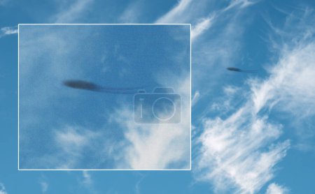 Téléchargez les photos : Radeau spatial, ufo dans le ciel et extraterrestre à l'écran de la caméra en plein air, fantaisie de science-fiction ou théorie du complot. Preuve du flou du vaisseau extraterrestre, de la mouche surréaliste dans les nuages et du caméscope.. - en image libre de droit