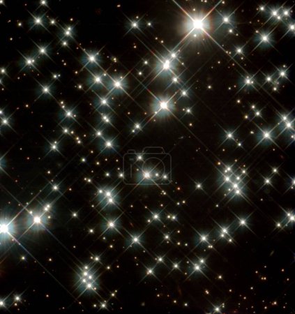 Téléchargez les photos : Cosmos, l'espace et les étoiles dans l'univers sur fond noir avec la lumière, le motif et la couleur du système solaire lueur. Galaxie, infinité et planètes en voie lactée avec nébuleuse brillance, ciel sombre et nature en aérospatiale - en image libre de droit