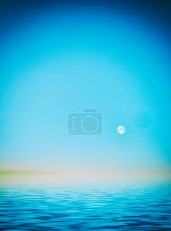 Foto de Paisaje azul con fondo marino y puesta de sol y luna. Paisaje nocturno abstracto en luz azul. Luna saliendo sobre el agua del océano de la noche. Paisaje futurista vacío. - Imagen libre de derechos