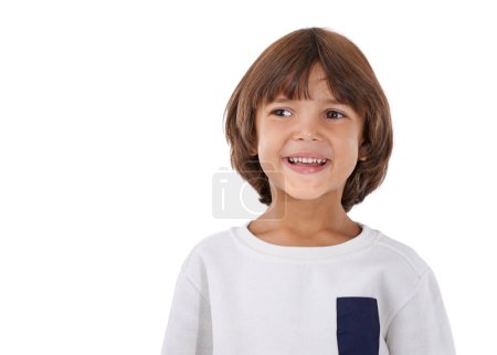 Foto de Sonríe, feliz y cara de niño sobre un fondo blanco con ropa de moda, estilo y moda. Espacio de burla, expresión facial y niño aislado con orgullo, felicidad y confianza en el estudio. - Imagen libre de derechos