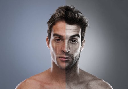 Téléchargez les photos : Homme, barbe et demi-visage pour l'amélioration de l'épilation en studio pour le bien-être, comparaison ou fond gris. Homme, portrait et autosoin avant et après, espace de transformation ou de maquette. - en image libre de droit
