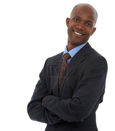 Foto de Feliz hombre de negocios, retrato y profesional en moda, traje o confianza en un fondo de estudio blanco. Hombre negro o empleado africano sonríe en ropa de negocios para el trabajo o la ambición de carrera en la maqueta. - Imagen libre de derechos
