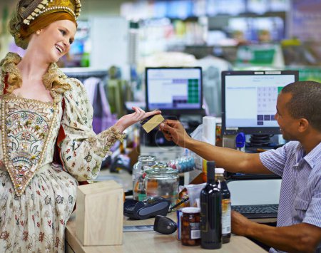Photo for Supermarket, credit card and royal woman with costume for grocery shopping, buying or product. Convenience store, cashier and queen in victorian outfit for purchase, sale or payment from customer. - Royalty Free Image