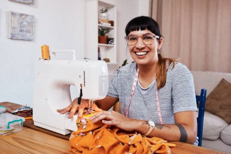Photo for Woman, portrait and sewing machine as fabric tailor or clothes production, small business or home. Female person, face and smile for retail craft or startup manufacturing for pattern, design or hobby. - Royalty Free Image