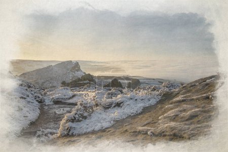 Foto de Inversión de temperatura pintura digital acuarela de Las cucarachas al amanecer durante el invierno en el Parque Nacional Peak District, Reino Unido. - Imagen libre de derechos