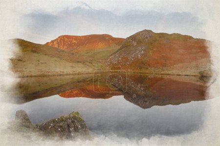 Foto de Pintura digital en acuarela de Bryn Gwyn, y reflexiones de Clogwyngarreg en Llyn Dywarchen en el Parque Nacional Eryri, Gales, Reino Unido. - Imagen libre de derechos