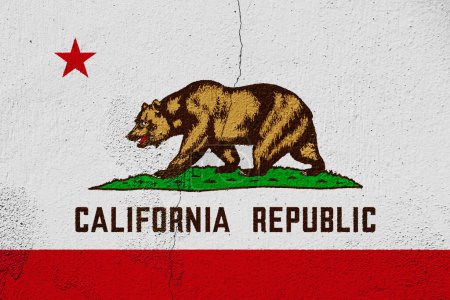 Téléchargez les photos : Drapeau des États-Unis état Californie sur un fond texturé. Collage conceptuel. - en image libre de droit