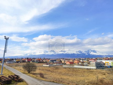 Téléchargez les photos : En regardant les montagnes Tatry - en image libre de droit