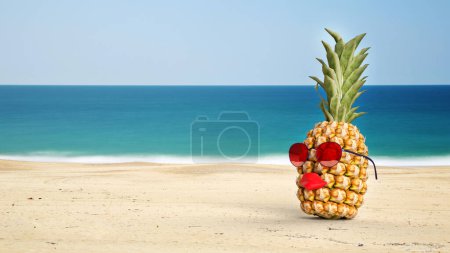 3D rendern Ananas am Strand am Meer mit Gläsern Hintergrund Sommerurlaub