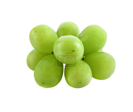 Téléchargez les photos : Raisins verts sans pépins isolés sur fond blanc - en image libre de droit