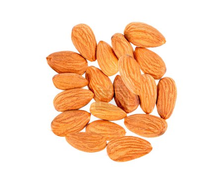 Téléchargez les photos : Almons noix sur fond blanc - en image libre de droit
