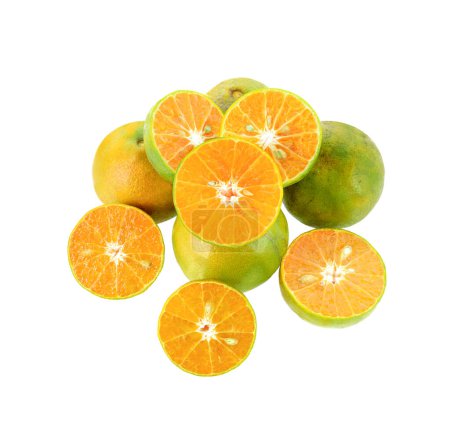 Téléchargez les photos : Fruit orange isolé sur fond blanc - en image libre de droit