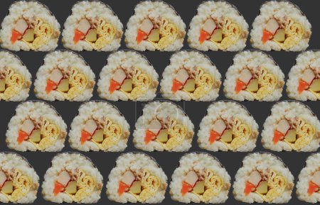 Téléchargez les photos : Fond kimbap ou gimbap est coréen rouleau Gimbap (kimbob) fabriqué à partir de riz blanc cuit à la vapeur (bap) et divers autres ingrédients. - en image libre de droit