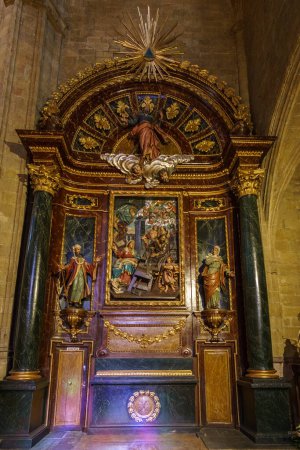 Foto de Altar lateral en el siglo XVI San Bizente Eliza o San Vicente Iglesia del Mártir, San Sebastián, Donostia, País Vasco, España - Imagen libre de derechos