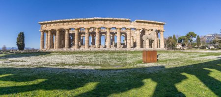 Tempel der Hera im berühmten archäologischen UNESCO-Weltkulturerbe Paestum, Provinz Salerno, Kampanien, Italien
