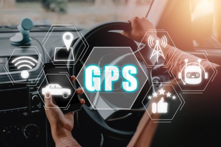 GPS, Global Positioning System, Personenhand mit Smartphone im Auto mit dem Symbol Global Positioning System auf dem virtuellen Bildschirm.
