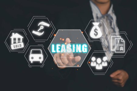 Leasing-Konzept, Geschäftsmann Hand berühren Leasing-Symbol auf virtuellem Bildschirm.