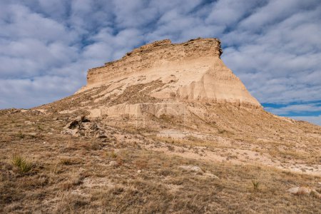 West Pawnee Butte in the Autumn Sun on the Great Plains.The West Pawnee Butte rises 300 feet above the Pawnee National Grasslands in Northeastern Colorado. 