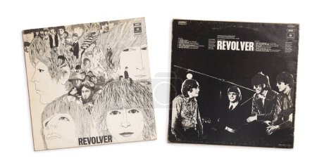 Foto de Álbum Revolver de la banda británica The Beatles. parte delantera y trasera del álbum, fondo blanco aislado. Udine Italia _ 4 julio 2023 - Imagen libre de derechos