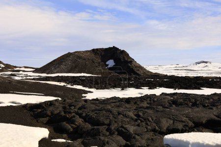 Mirador desde Leirhnjukur que es un volcán activo situado al noreste del lago Myvatn en el sistema volcánico de Krafla, Islandia 