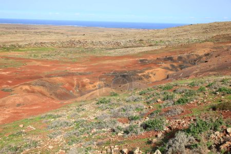 Foto de Vista desde el volcán Bayuyo situado en el norte de la isla de Fuerteventura, cerca de la ciudad de Lajares, - Imagen libre de derechos