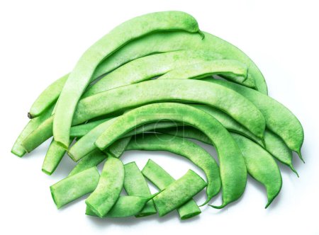 Téléchargez les photos : Haricots verts frais isolés sur fond blanc. - en image libre de droit
