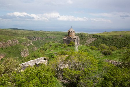 Iglesia Vahramashen se encuentra Monte Aragats, Armenia