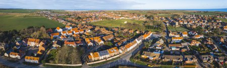 Foto de Drone panorama de Flamborough, un pueblo en Yorkshire, Reino Unido. Foto de alta calidad - Imagen libre de derechos