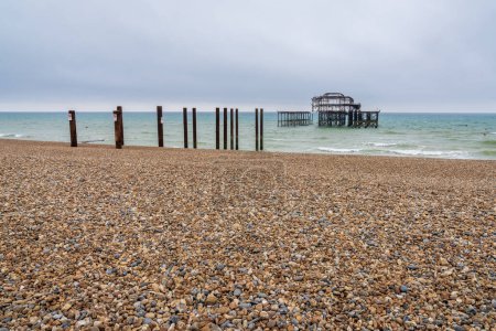 Téléchargez les photos : Les restes de la jetée ouest détruite à Brighton, Sussex Est, Angleterre, Royaume-Uni - en image libre de droit