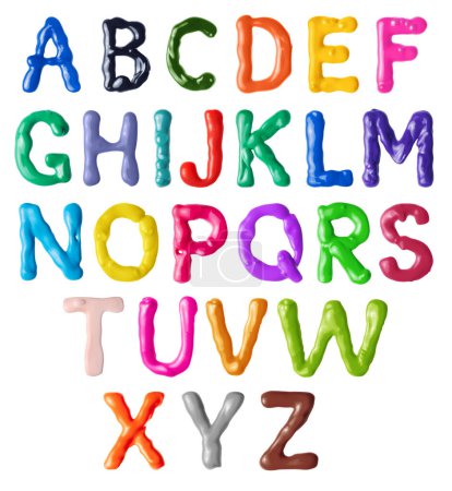 Las letras del alfabeto latino están escritas con pintura de colores