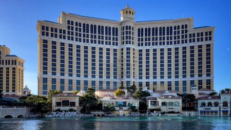 Foto de Las Vegas, Estados Unidos; 23 de octubre de 2023: El espectacular hotel y casino Bellagio en el Strip de Las Vegas, que es la calle más famosa de Sin City. - Imagen libre de derechos