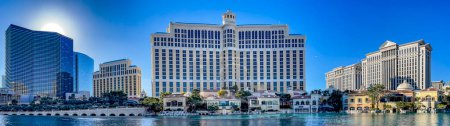 Foto de Gran vista panorámica del Bellagio Hotel and Casino, Caesars Palace y el Cosmopolitan de Las Vegas, ubicado en el centro de Las Vegas Strip. - Imagen libre de derechos
