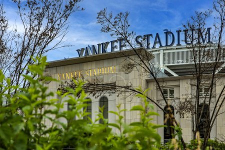 Foto de Nueva York, Estados Unidos; 3 de junio de 2023: Foto del Yankee Stadium en el Bronx, uno de los mejores y más grandes parques de pelota del mundo. - Imagen libre de derechos
