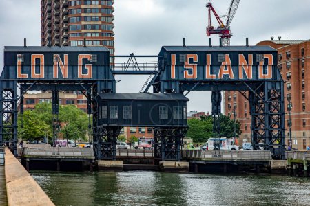 Téléchargez les photos : New York, États-Unis ; 3 juin 2023 : La jetée de Long Island s'étend du côté est de la Grosse Pomme, un endroit idéal pour une promenade. - en image libre de droit