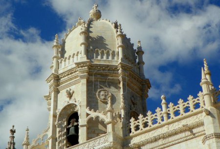 Téléchargez les photos : Portugal, Lisbonne, Praca do Imperio (Place de l'Empire), Monastère de Jeronimos (Mosteiro dos Jeronimos),, coupole du monastère - en image libre de droit