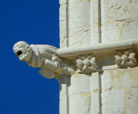 Téléchargez les photos : Portugal, Lisbon, Prasa do Imperio (Empire Square), Jeronimos Monastery (Mosteiro dos Jeronimos), gargoyle - en image libre de droit