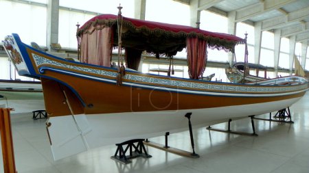Téléchargez les photos : Portugal, Lisbon, Navy Museum (Museu de Marinha), exhibition of boats, old ship - en image libre de droit