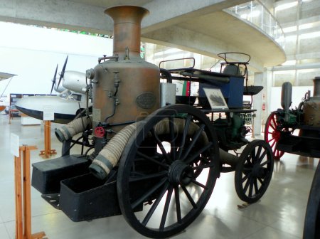 Téléchargez les photos : Portugal, Lisbon, Navy Museum (Museu de Marinha), exhibition of boats, steam engine - en image libre de droit