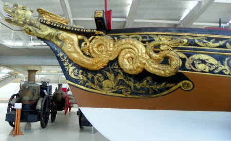 Téléchargez les photos : Portugal, Lisbon, Navy Museum (Museu de Marinha), exhibition of boats, Royal Barge - en image libre de droit