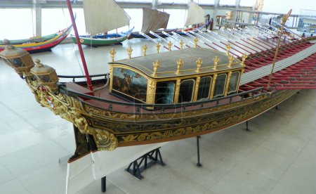 Téléchargez les photos : Portugal, Lisbon, Navy Museum (Museu de Marinha), exhibition of boats - en image libre de droit