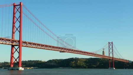 Foto de Portugal, Lisbon, Av. Brasilia, view of the 25th of April Bridge - Imagen libre de derechos