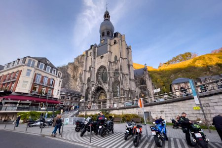 Téléchargez les photos : Notre Dame de Dinant en Belgique - en image libre de droit