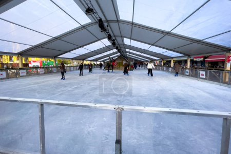 Téléchargez les photos : Patinoire sur une patinoire à Bruxelles, Belgique - en image libre de droit