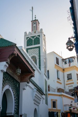 Téléchargez les photos : Mosque minaret in the medina of Tanger, Morocco - en image libre de droit