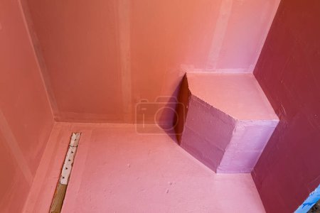 Téléchargez les photos : Bathroom renovation in the procession inside a modern apartment - en image libre de droit