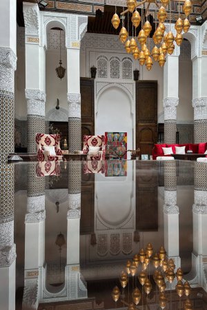 Foto de El interior de un riad de lujo en la medina de Fez - Imagen libre de derechos