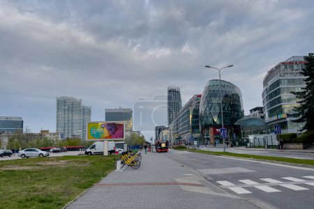 Téléchargez les photos : Le centre commercial Eurovea à Bratislava, Slovaquie - en image libre de droit