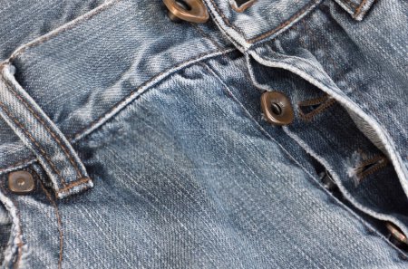 Téléchargez les photos : Soulager le stress du travail. Parfois, vous portez un jean peut être trop serré, si vous déverrouillez le bouton, vous vous sentirez à l'aise. - en image libre de droit